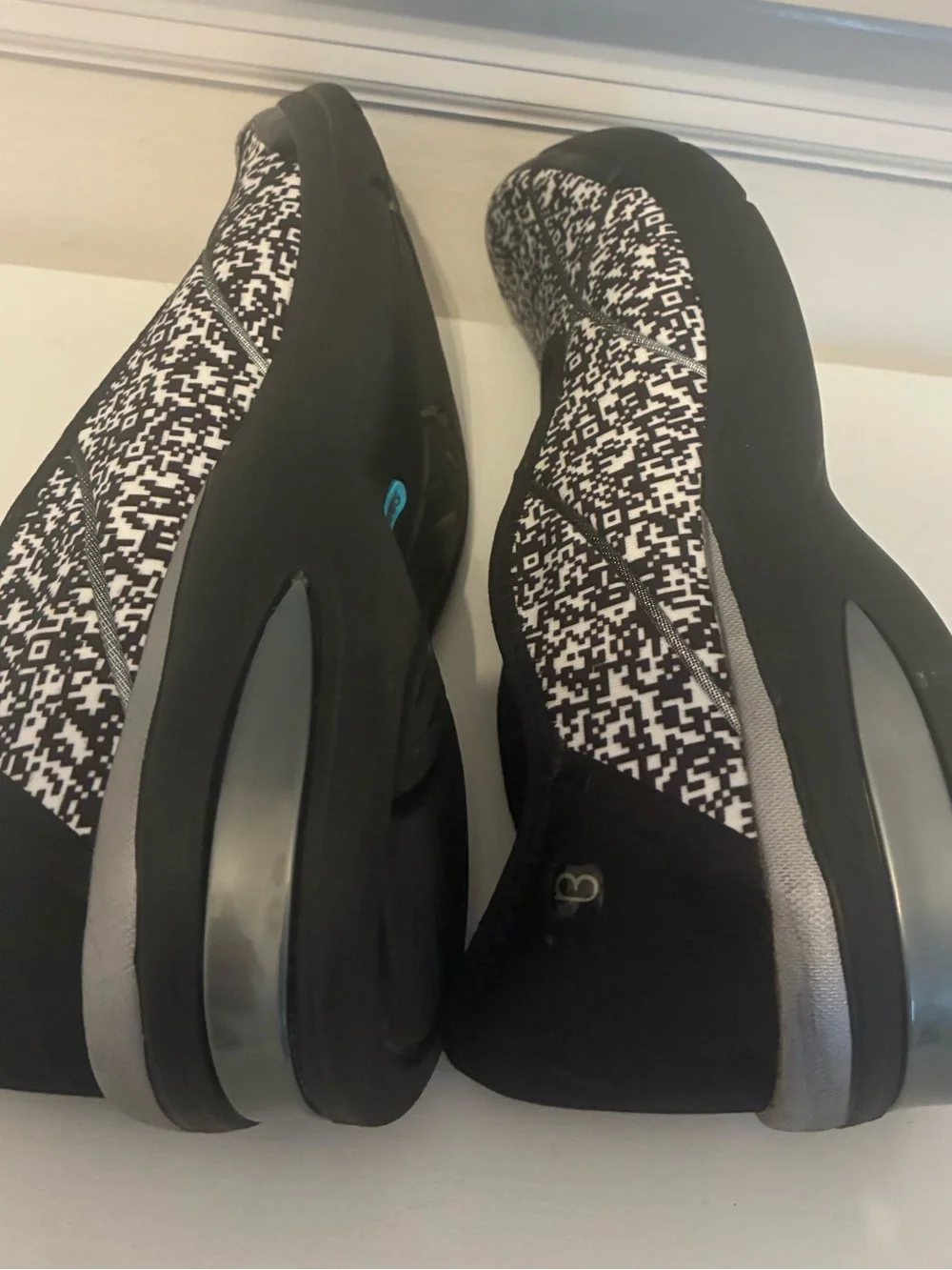 Bzees Shoes women’s sneakers slip ons size 9